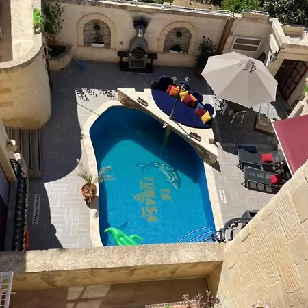 Renovated Farmhouse With Pool, Jacuzzi, Gym In The Village Centre Nadur Exterior photo