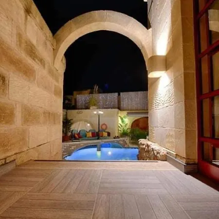 Renovated Farmhouse With Pool, Jacuzzi, Gym In The Village Centre Nadur Exterior photo