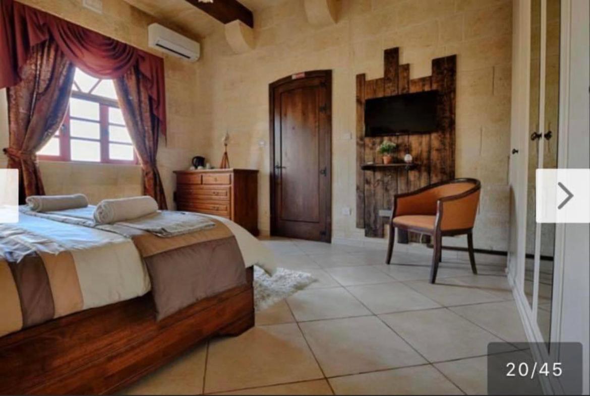 Villa Renovated With Pool, Jacuzzi, Gym In The Village Centre