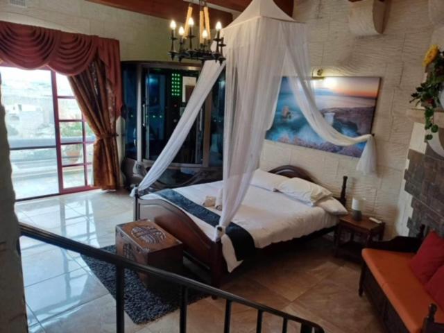 Villa Renovated With Pool, Jacuzzi, Gym In The Village Centre Nadur